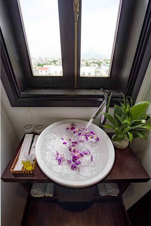 Sea Flower Hotel Da Nang Exterior photo
