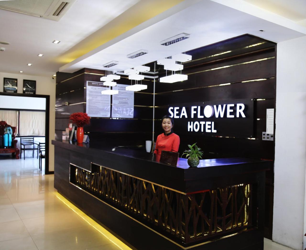 Sea Flower Hotel Da Nang Exterior photo